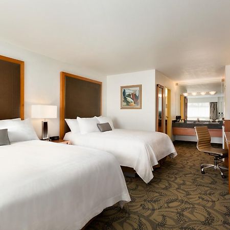 Poco Inn And Suites Hotel And Conference Center Port Coquitlam Extérieur photo
