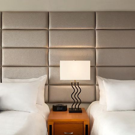 Poco Inn And Suites Hotel And Conference Center Port Coquitlam Extérieur photo