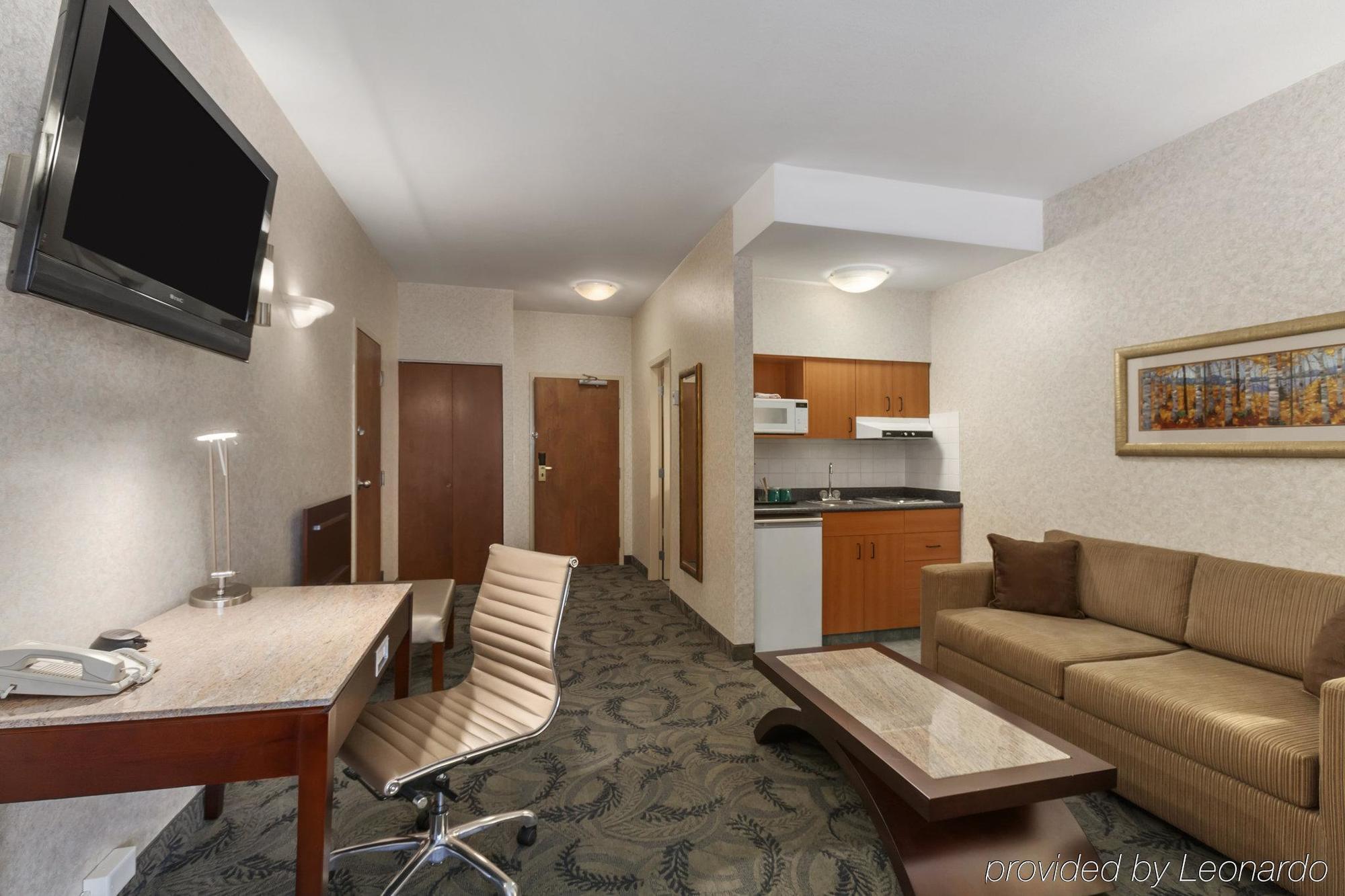 Poco Inn And Suites Hotel And Conference Center Port Coquitlam Extérieur photo