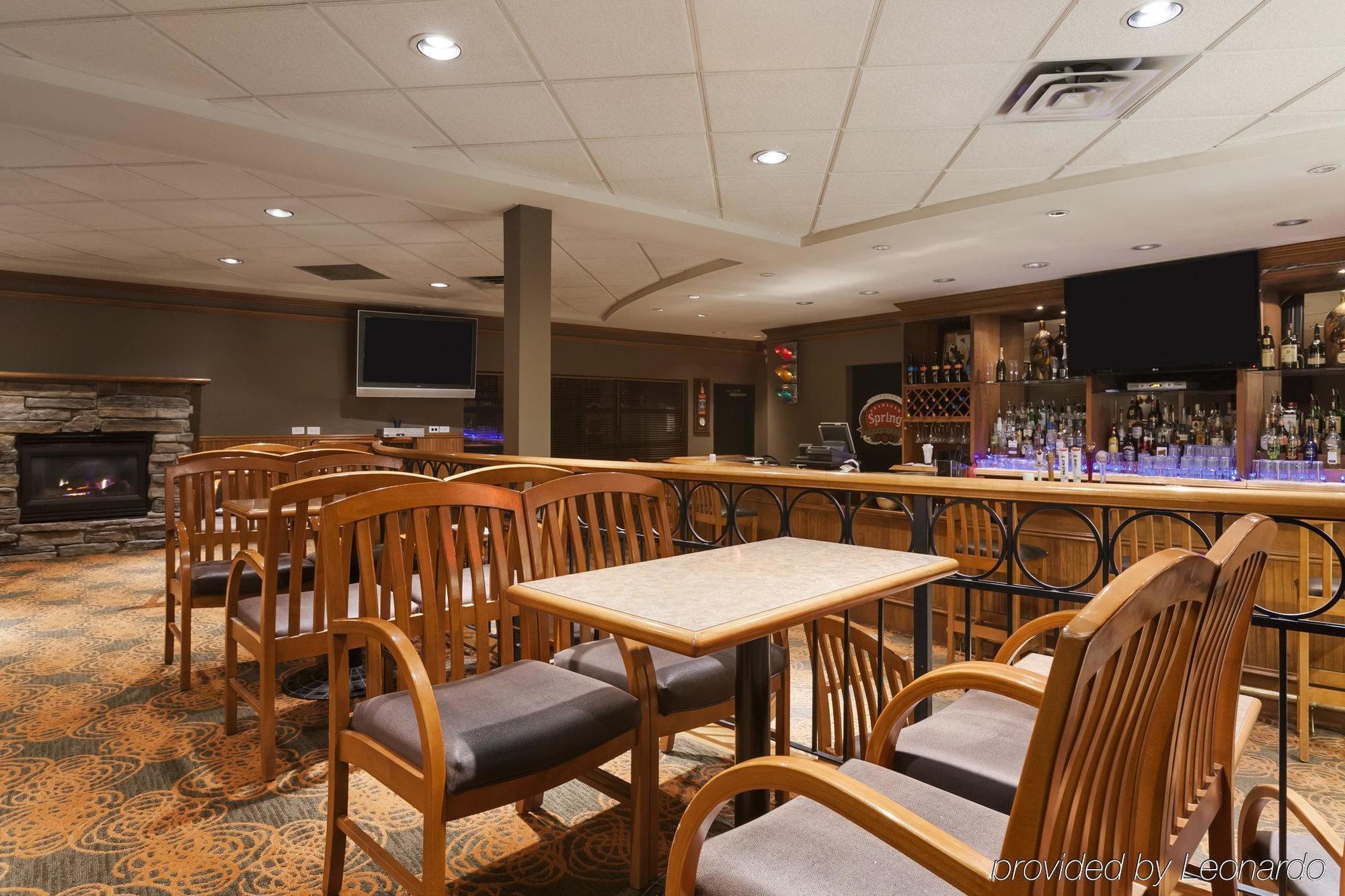 Poco Inn And Suites Hotel And Conference Center Port Coquitlam Extérieur photo